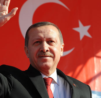 Criticare aspramente   il neo-premier turco