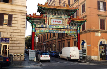 Controllare a tappeto i negozi cinesi in Italia 