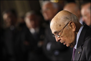 Napolitano ha distrutto la democrazia in Italia 