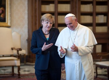 Il Papa vede la Merkel, focus su migranti e Ue