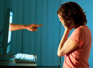 Cyberbullismo: legge in vigore, stretta sul web