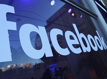 News a pagamento su Facebook, test forse anche in Italia