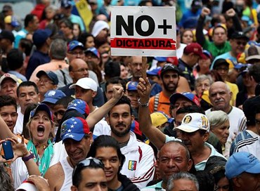Venezuela, l’opposizione contesta il voto: brogli