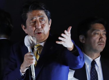 Giappone: vince la coalizione di governo del premier  Shinzo Abe