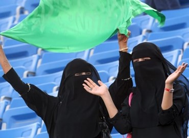 Arabia Saudita: donne allo stadio (solo accompagnate)