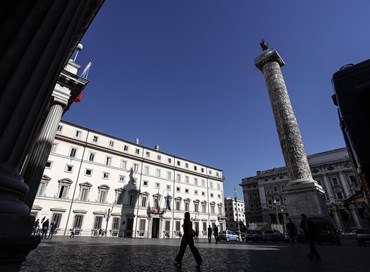 Pur di raccattare voti ci inguaiano sempre di più