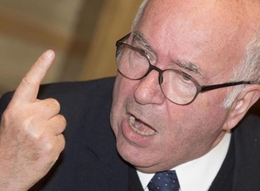Tavecchio lascia la Figc: “Sciacallaggio”