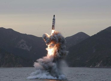 Corea Nord: Kim minaccia gli Usa. Trump: “Subito sanzioni”