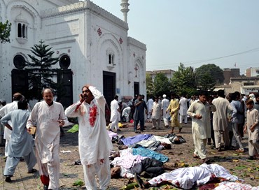 Pakistan, kamikaze Isis in chiesa metodista: 8 morti