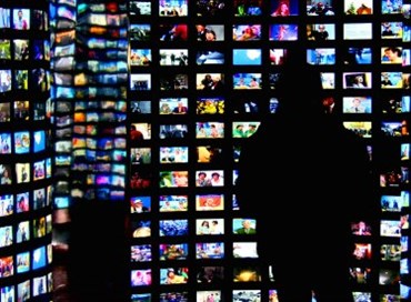 Elezioni: i palinsesti tv si scaldano in attesa del voto
