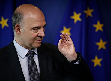 L’Europa impone il prelievo dai conti, Moscovici ha paura