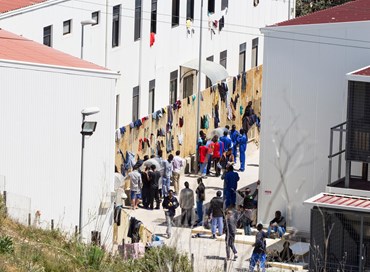 Migranti, nuova rivolta a Lampedusa