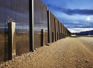 Usa approvano il bilancio, muro con il Messico si farà
