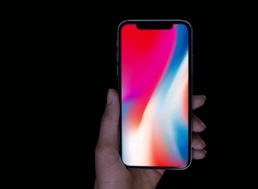 Curvo e touchless, l’iPhone del futuro
