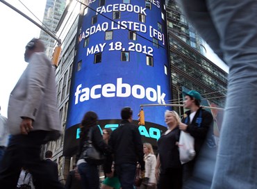 Facebook batte le attese di Wall Street e vola in Borsa