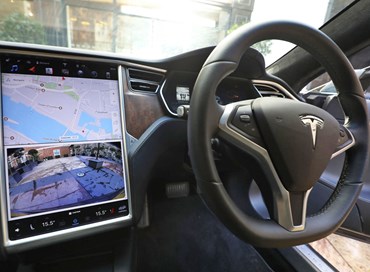 Tesla: nuovo grave incidente, un morto in Svizzera