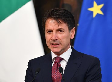 Governo barbarico al via