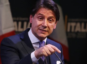 Tregua tra Francia e Italia, domani Conte vedrà Macron