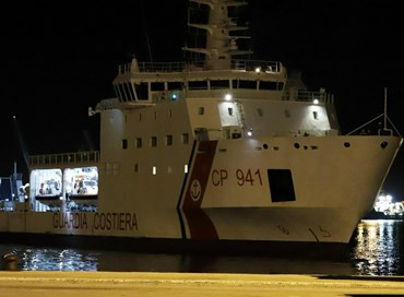 Arriva a Pozzallo la nave “Diciotti” con 500 migranti a bordo