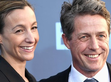 Hugh Grant torna in tivù nei panni di un politico gay