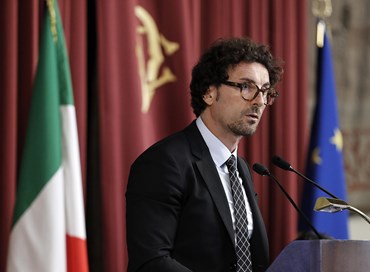 La decrescita paranoide di Toninelli