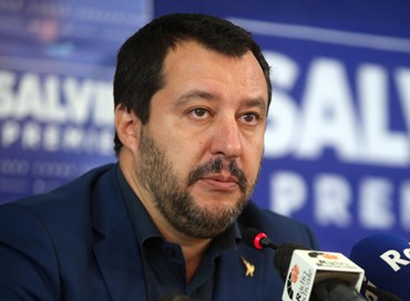 Carta d’identità, Salvini onora il padre e la madre
