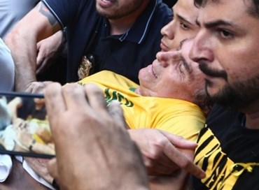 Accoltellato Bolsonaro rinuncia alle presidenziali
