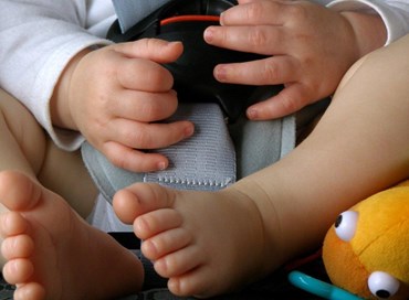 Ddl seggiolini è legge, Meloni festeggia