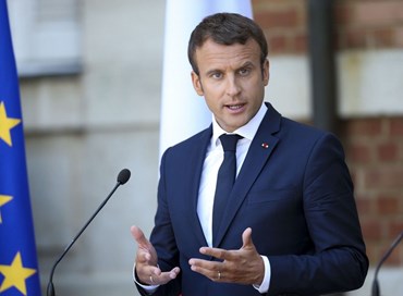 Rebus rimpasto e proteste di piazza, i guai di Macron