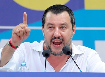 Caro Salvini, metti la freccia a destra