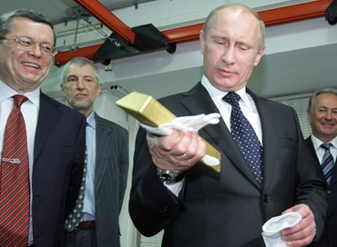 Russia: continua incetta oro