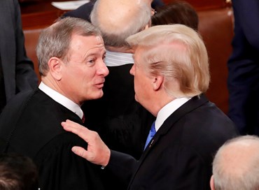 Trump contro il capo della Corte Suprema