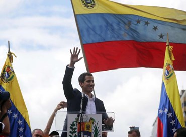 Venezuela, Guaidò invita “a scendere in piazza”