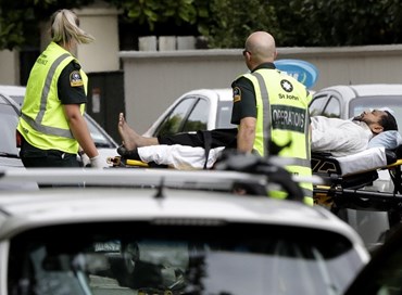 Nuova Zelanda, strage in due moschee: 49 morti