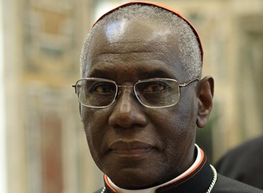 Migranti, cardinale Sarah: “Non si possono accogliere tutti”