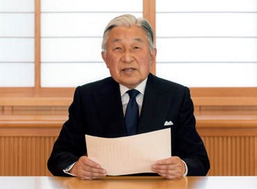 Giappone, l’imperatore Akihito avvia i riti per l’abdicazione