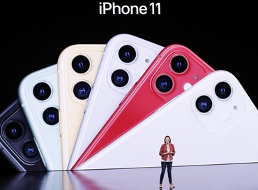 Apple lancia nuovi iPhone e spinge su servizi low cost