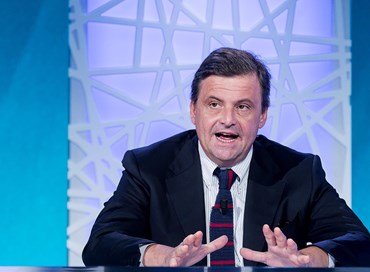 Calenda: “Governo durerà poco bombardato da Renzi”
