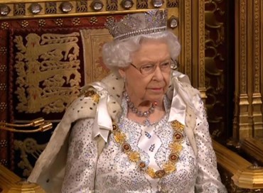 Brexit, Elisabetta II: “Il governo vuole uscire dall’Ue il 31 ottobre”