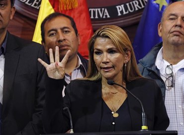 Bolivia: Anez presidente ad interim, Morales grida al “golpe”