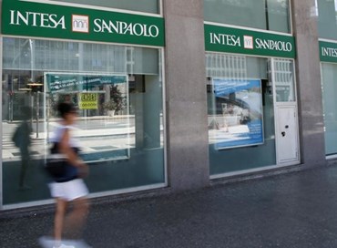 Intesa Sanpaolo lancia a sorpresa offerta su Ubi Banca