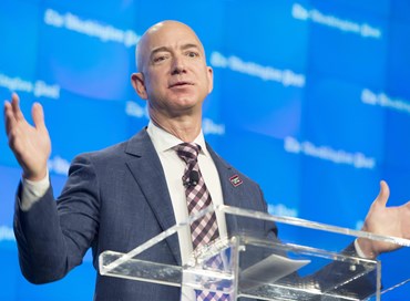 Jeff Bezos: il primo al mondo a valere 200 miliardi