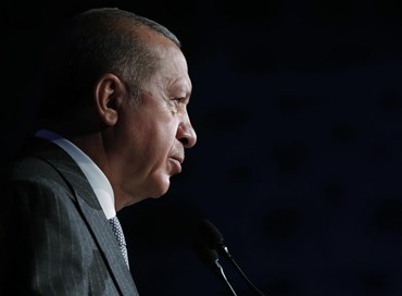 Dalla guerra nel Caucaso alla tensione con la Francia: ecco i nuovi fronti della Turchia di Erdoğan