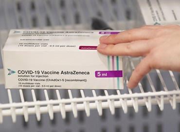 Vaccino AstraZeneca: attesa per domani la decisione dell’Ema