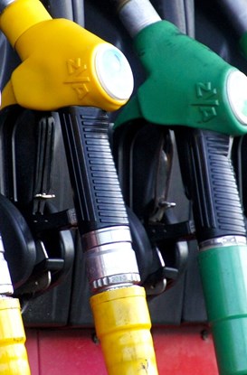 Carburanti, rallentano i prezzi dopo i rialzi