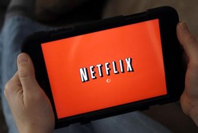 Usa, stretta Netflix: pensa al pagamento per account condivisi