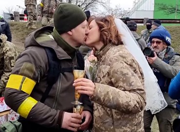 Nozze in guerra: 22mila matrimoni in Ucraina