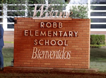 Sparatoria in Texas, strage a scuola