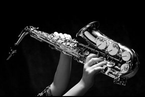 Auguri sassofono, simbolo del jazz