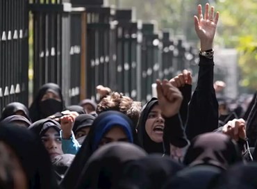 Teheran senza veli, boia ai mullah!